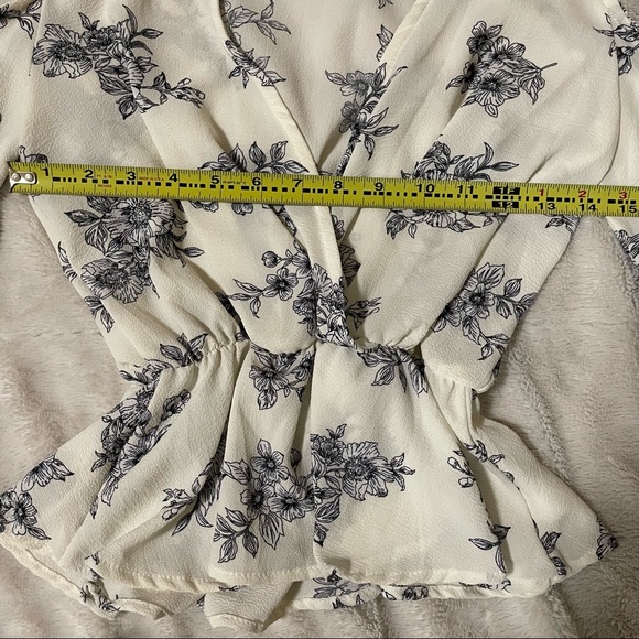 The Outfit Floral Top / Size S - Picture 5 of 6